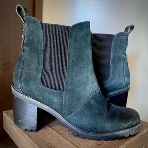 UGG Hazel Dark Green Waterproof Leather Boots | W | US 8.5 / EU 39.5 / UK 6.5